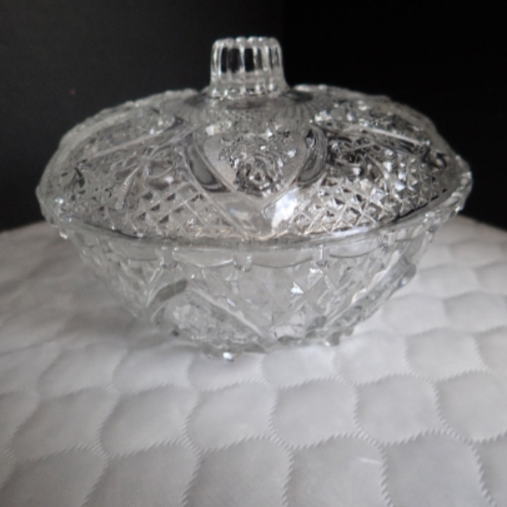 KIG Malaysia Crystal Cut Glass Covered Heart Bowl